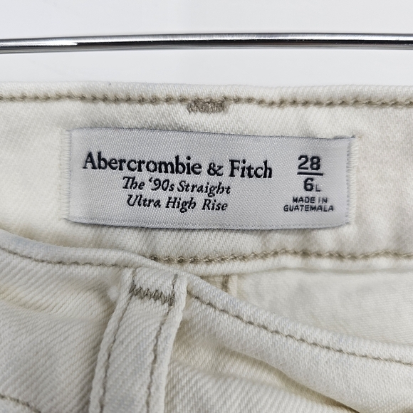 Abercrombie The 90's Straight Ultra High Rise Asymetrical Waist Jeans 28/6L - Picture 5 of 6